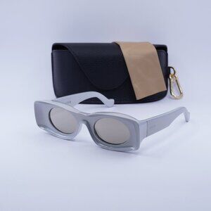 Loewe LW40033I 24C Rectangle Sunglasses – Pearlescent Silver/Silver Mirror